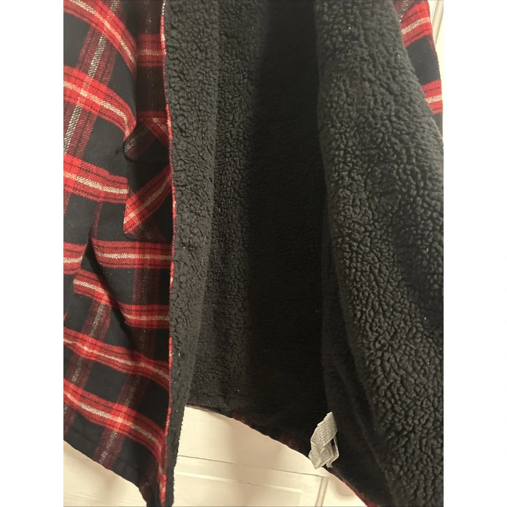 FOREVER 21 Sherpa Lined Plaid Shirt Jacket Outerwear Red Black Plaid Size Large - Picture 6 of 11